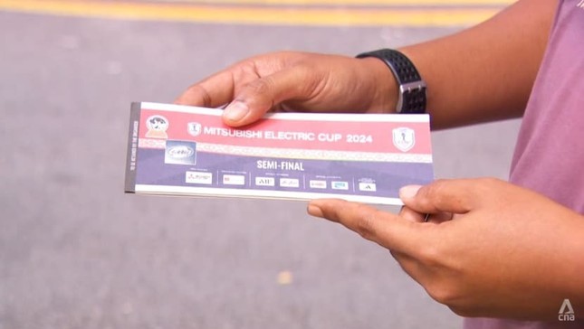 Singapore trong cơn sốt v&eacute; trận b&aacute;n kết: Gi&aacute; chợ đen đẩy l&ecirc;n gấp 4 lần, người Việt đau đầu t&igrave;m mua v&eacute;- Ảnh 3.