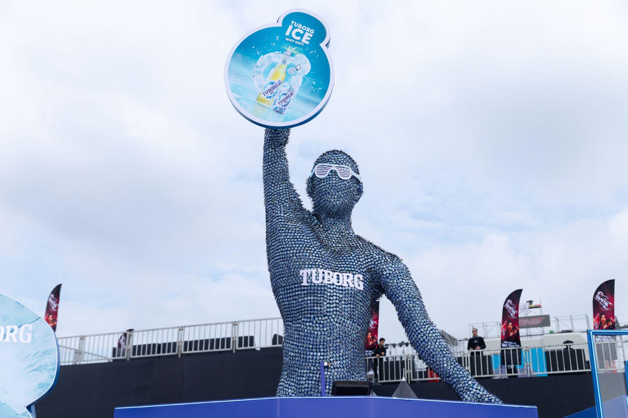 Tuborg Rapper Tuborg cùng hơn 10.000 ravers TP.HCM thổi bùng tinh thần “chơi phải tới ...