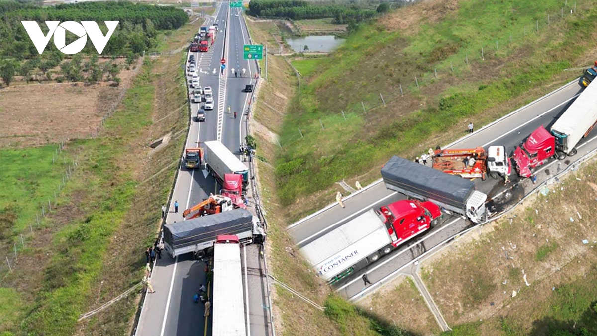 Nh&igrave;n lại những vụ tai nạn giao th&ocirc;ng thảm khốc nhất năm 2024- Ảnh 8.