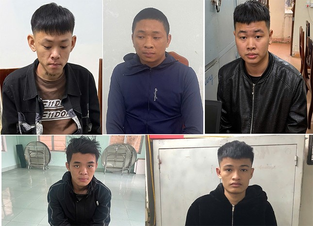 Bất ngờ với nh&oacute;m &lsquo;trai l&agrave;ng&rsquo; điều h&agrave;nh đường d&acirc;y lừa đảo hơn 100 tỉ đồng tr&ecirc;n kh&ocirc;ng gian mạng- Ảnh 1.