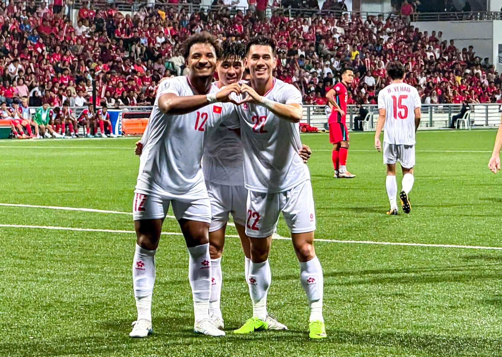 Bán kết AFF cup - Bị var từ chối 2 bàn, nhưng vẫn chiến thắng 2-0: Việt Nam đỉnh!- Ảnh 1.