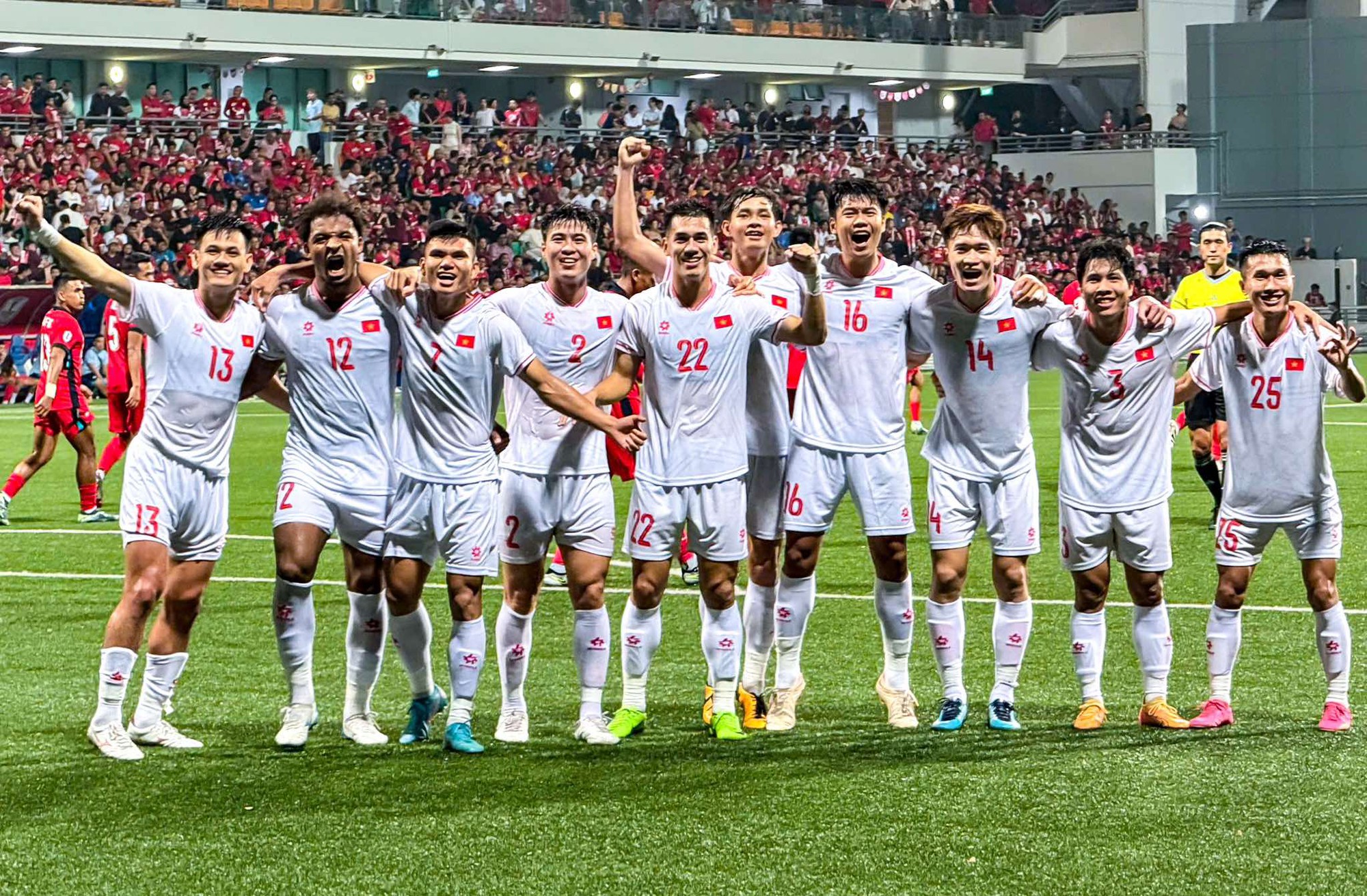 Bán kết AFF cup - Bị var từ chối 2 bàn, nhưng vẫn chiến thắng 2-0: Việt Nam đỉnh!- Ảnh 2.