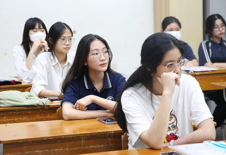 Nhiều trường tư ở Hà Nội tuyển thẳng học sinh có IELTS vào lớp 10- Ảnh 1.