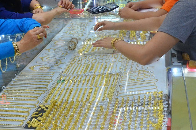 Gi&aacute; v&agrave;ng h&ocirc;m nay, 27-12: Bật tăng d&ugrave; gặp phải nhiều r&agrave;o cản- Ảnh 1.
