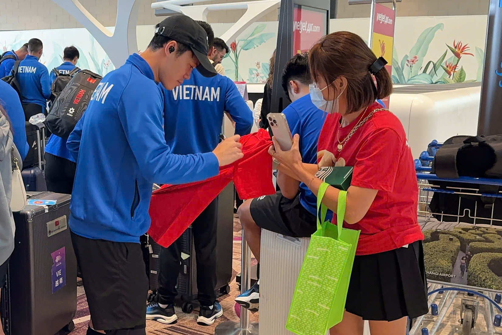 Xuân Son bật mí lý do nhường penalty cho Tiến Linh, đặt mục tiêu giành "Vua phá lưới AFF Cup"- Ảnh 3.