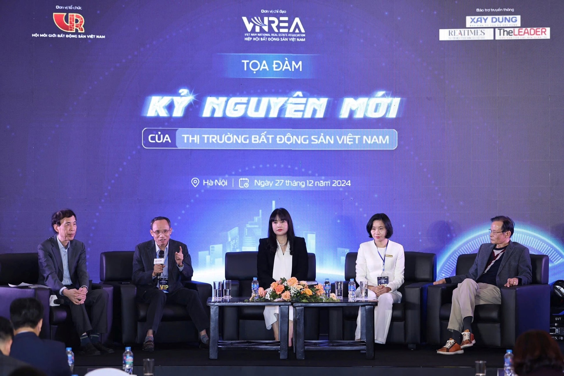 Tiến sĩ L&ecirc; Xu&acirc;n Nghĩa: 'Gi&aacute; nh&agrave; kh&ocirc;ng n&ecirc;n cao qu&aacute; 30 năm thu nhập của người lao động, nhưng tại Việt Nam, gi&aacute; gấp 60 năm'- Ảnh 2.