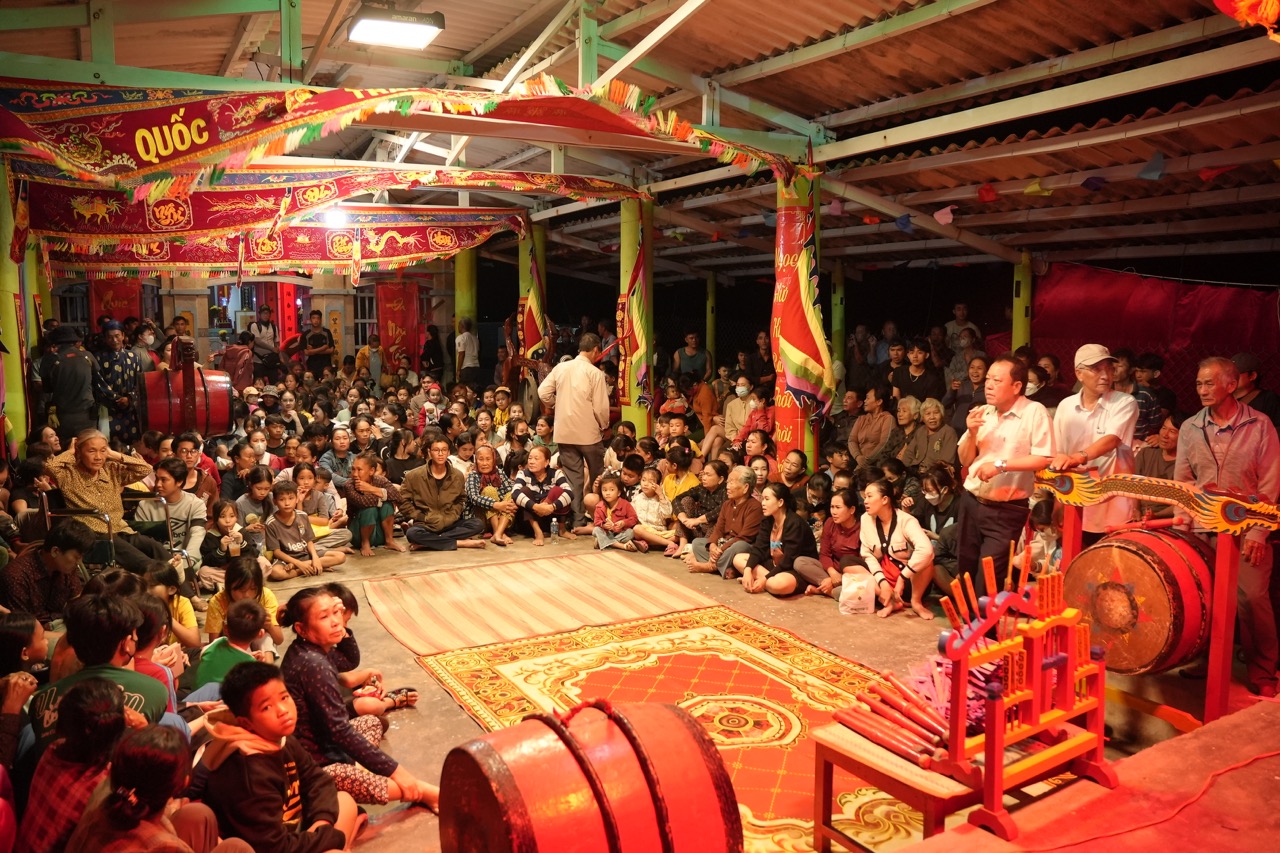Điện ảnh Việt 2024: Bùng nổ với doanh thu 1800 tỷ, khắc họa văn hoá dân tộc qua những thước phim đầy cảm xúc- Ảnh 8. Điện ảnh Việt 2024: Bùng nổ với doanh thu 1800 tỷ, khắc họa văn hoá dân tộc qua những thước phim đầy cảm xúc- Ảnh 8.