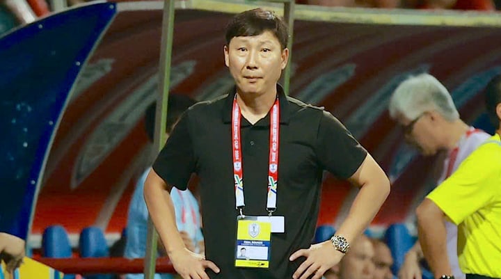 Trực tiếp họp báo Việt Nam vs Singapore: HLV Kim Sang-sik tự tin vào chung kết- Ảnh 1.