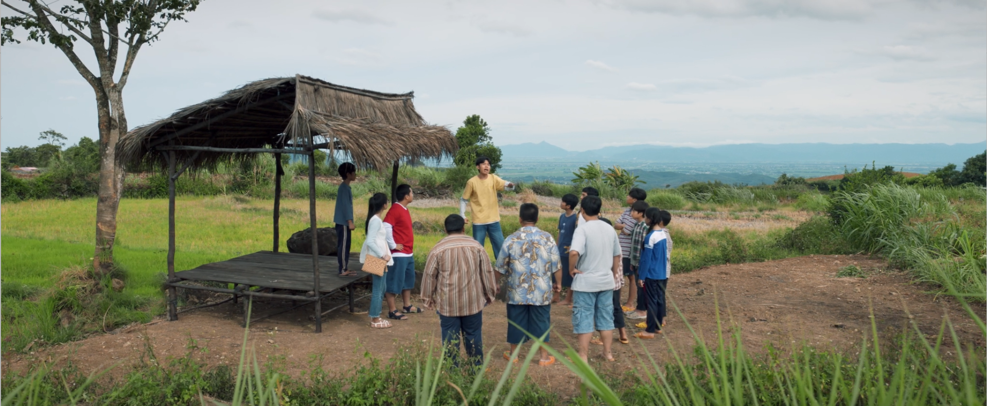 Kính Vạn Hoa: Chưa bao giờ phim chuyển thể từ truyện Nguyễn Nhật Ánh lại gây thất vọng đến thế!- Ảnh 4.