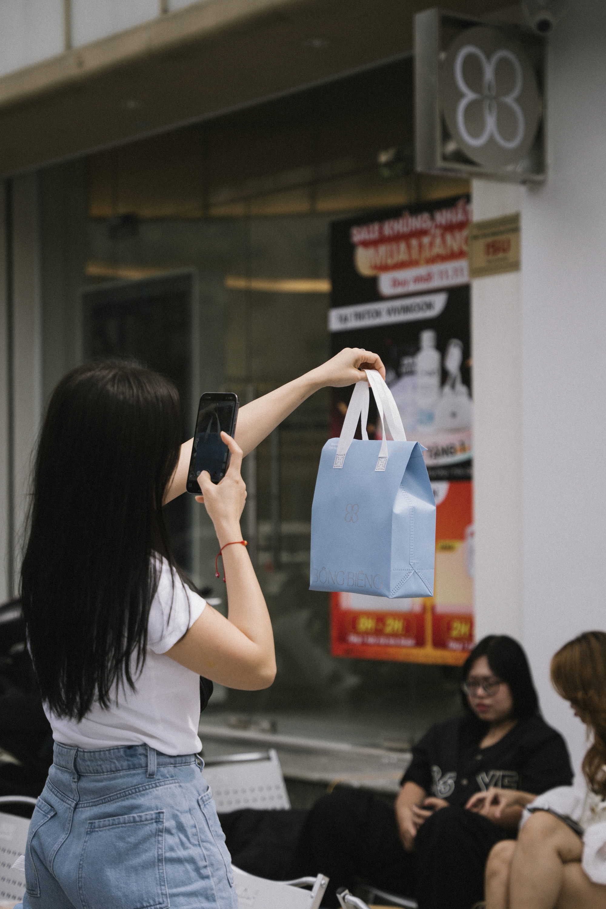 Founder trà sữa Bông Biêng: “Màu sắc của thương hiệu được lấy cảm hứng từ Jacquemus, nhưng được điều chỉnh hợp thị hiếu khách Việt”- Ảnh 15.