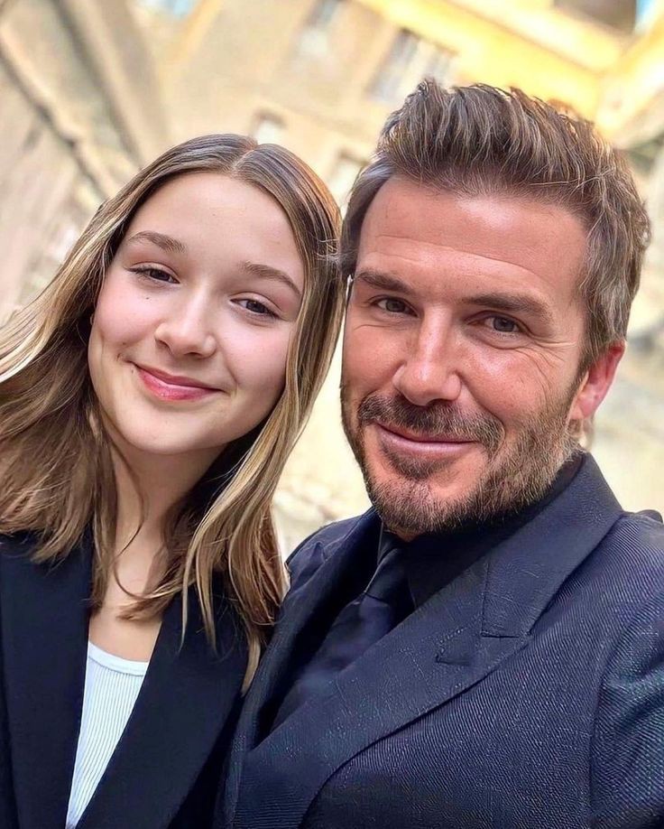 Tiểu thư Harper tuổi dậy thì ngày càng xinh đẹp, vợ chồng Beckham càng lo ái nữ bị body-shaming- Ảnh 2.