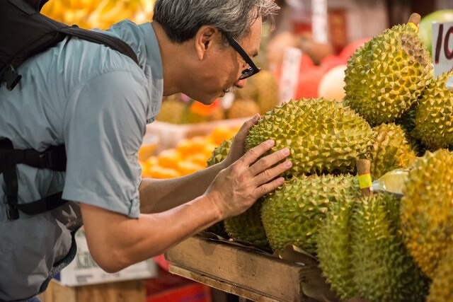 Người Trung Quốc 'cuồng' sầu riêng đến mức này thì nông dân Việt còn 'thắng' dài dài: Ăn quả sầu riêng chưa đủ, còn bán buffet, lẩu gà, thịt nướng... sầu riêng- Ảnh 1.