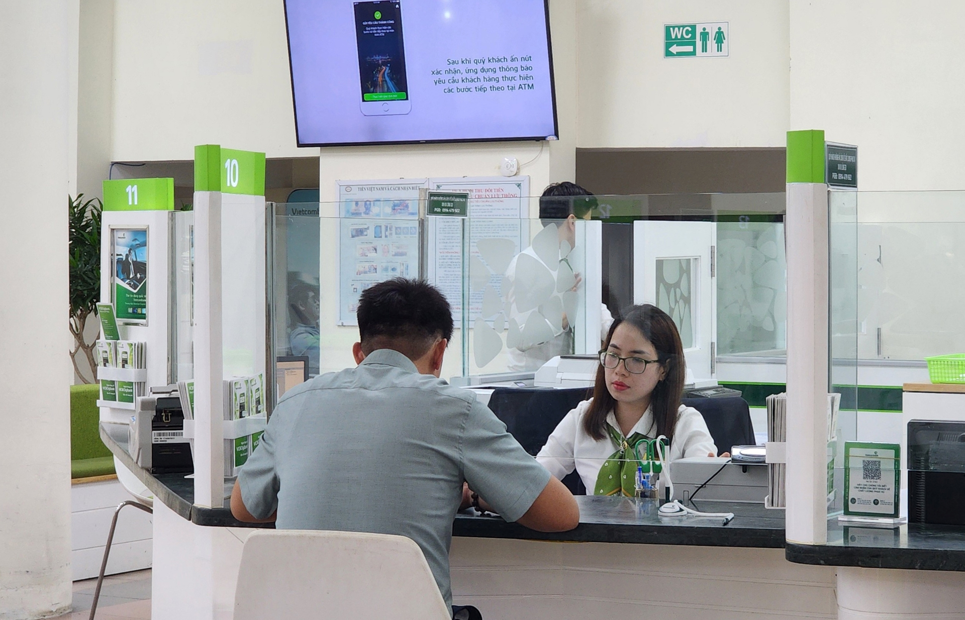 Vietcombank, Agribank thông báo các tài khoản ngân hàng sẽ bị khóa thẻ, tạm ngừng giao dịch từ 1/1/2025- Ảnh 1.