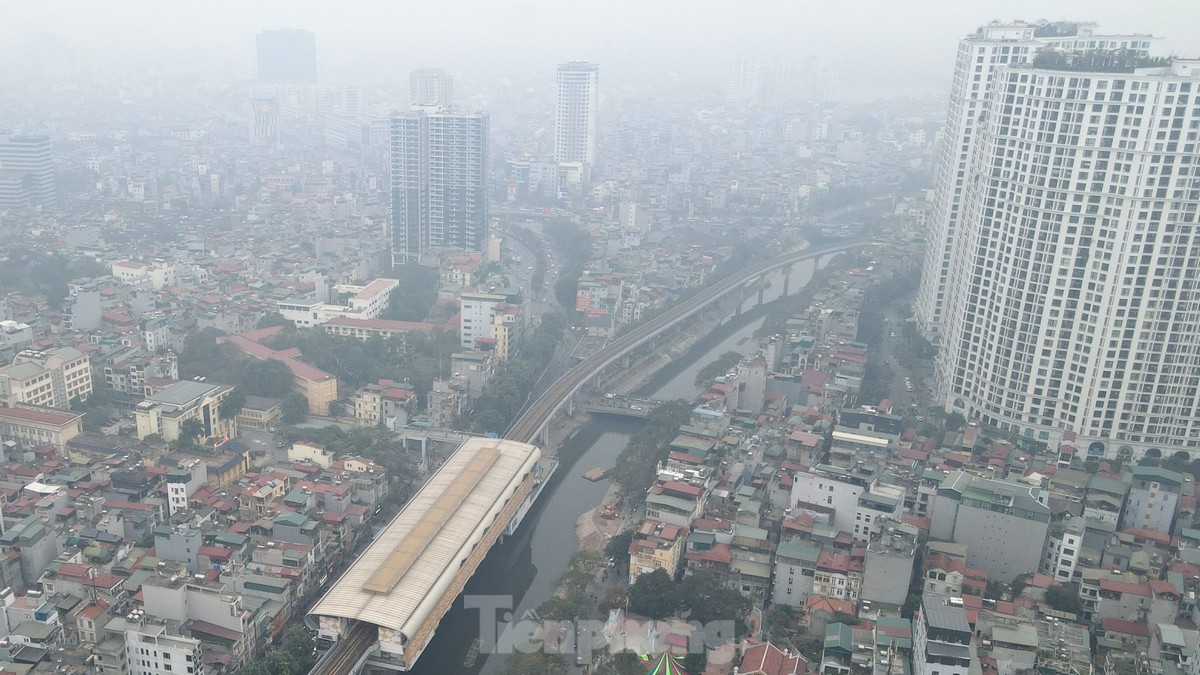 Hơn 10 giờ s&aacute;ng, H&agrave; Nội vẫn ch&igrave;m trong sương m&ugrave; d&agrave;y đặc- Ảnh 11.