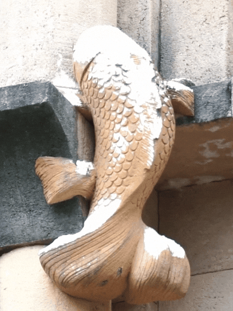 Người đàn ông Nha Trang xây