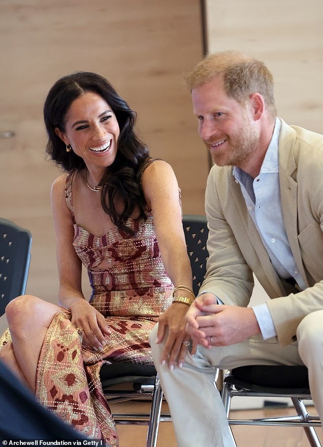 Đòn giáng mạnh vào Harry và Meghan- Ảnh 2.