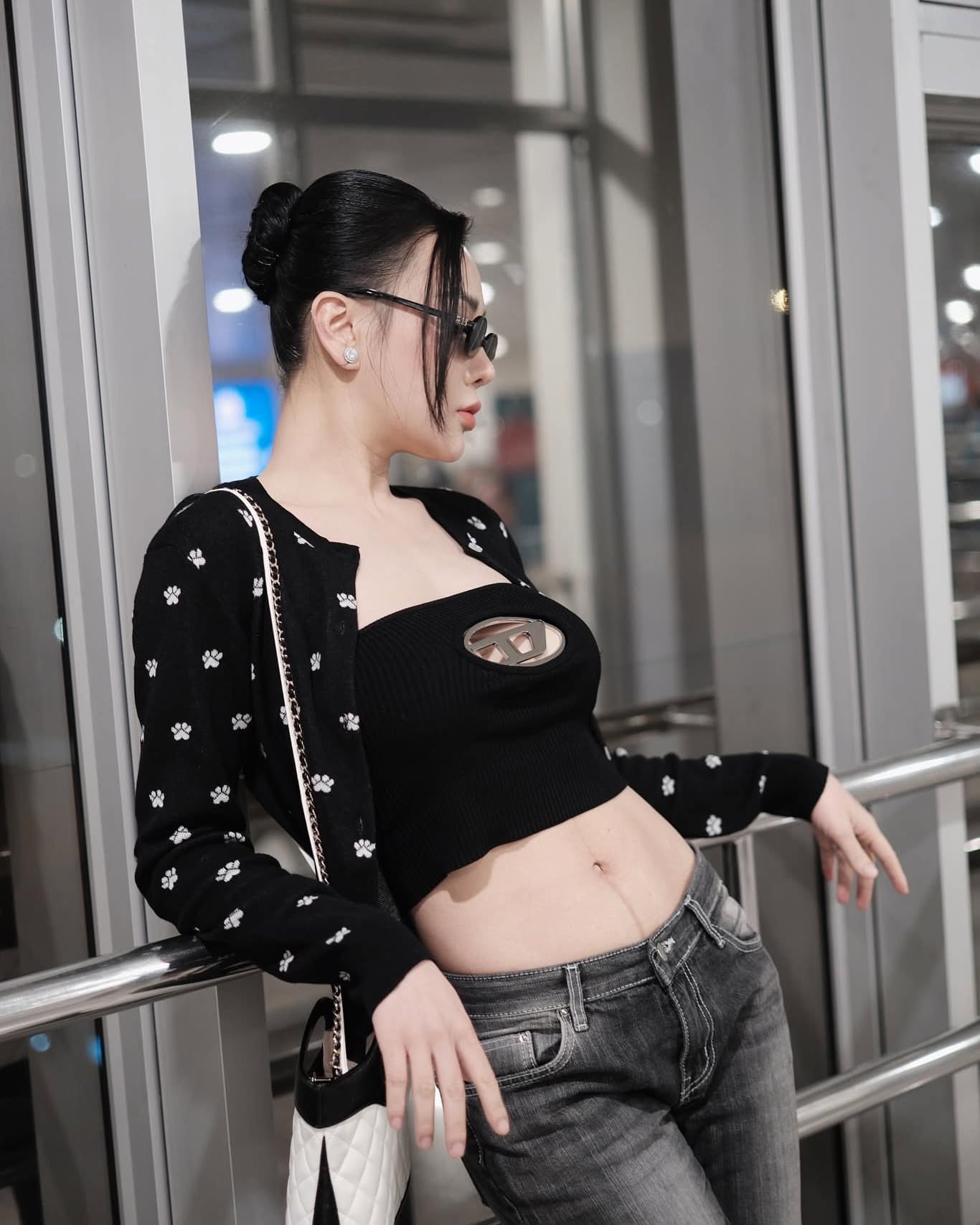 Phương Oanh ngồi trước gương 30 gi&acirc;y, triệu người phục s&aacute;t đất- Ảnh 4.
