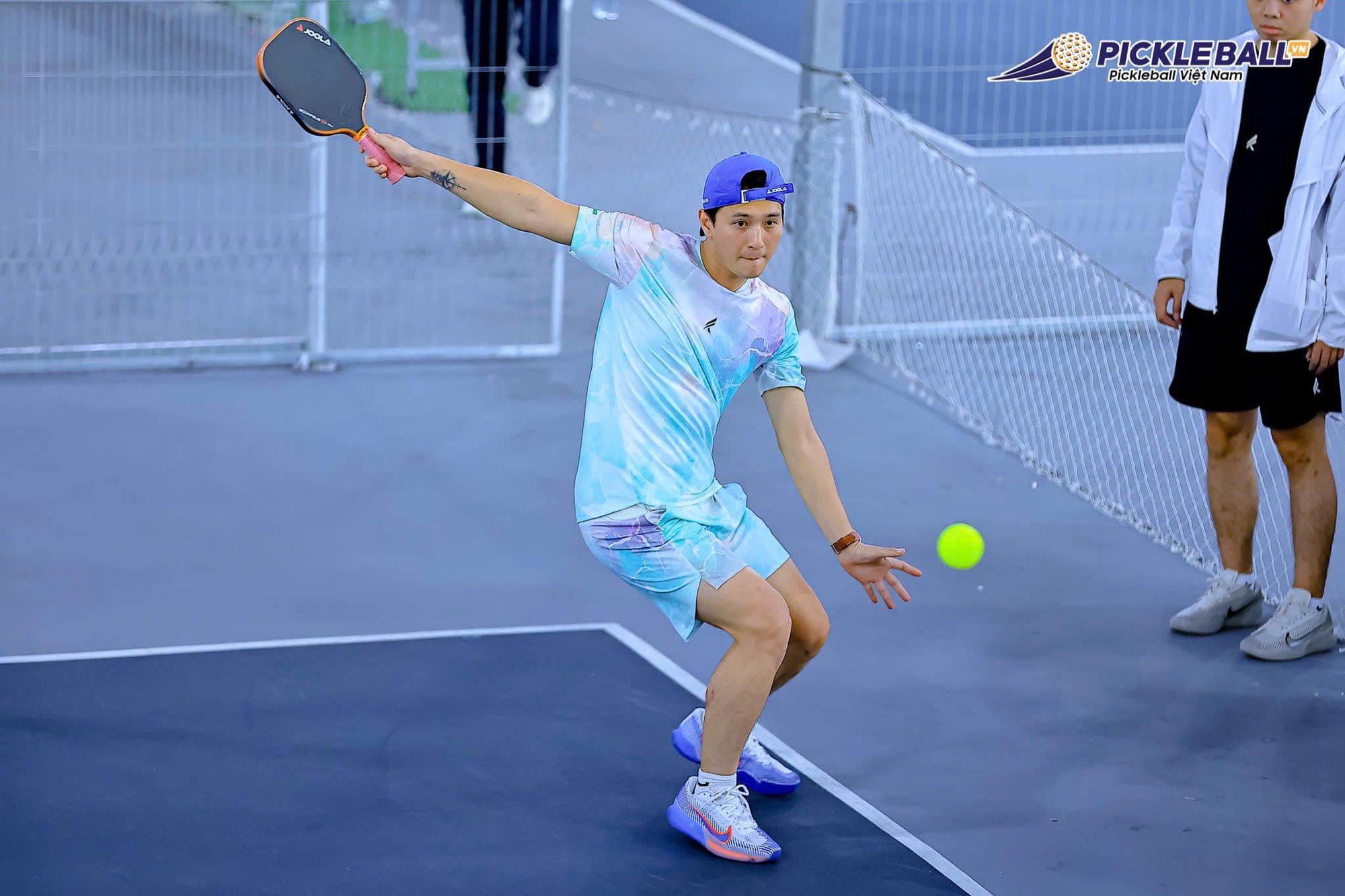 Diễn viên Huỳnh Anh và vợ MC hơn 6 tuổi chơi pickleball, hết hot trend vẫn lên sân 