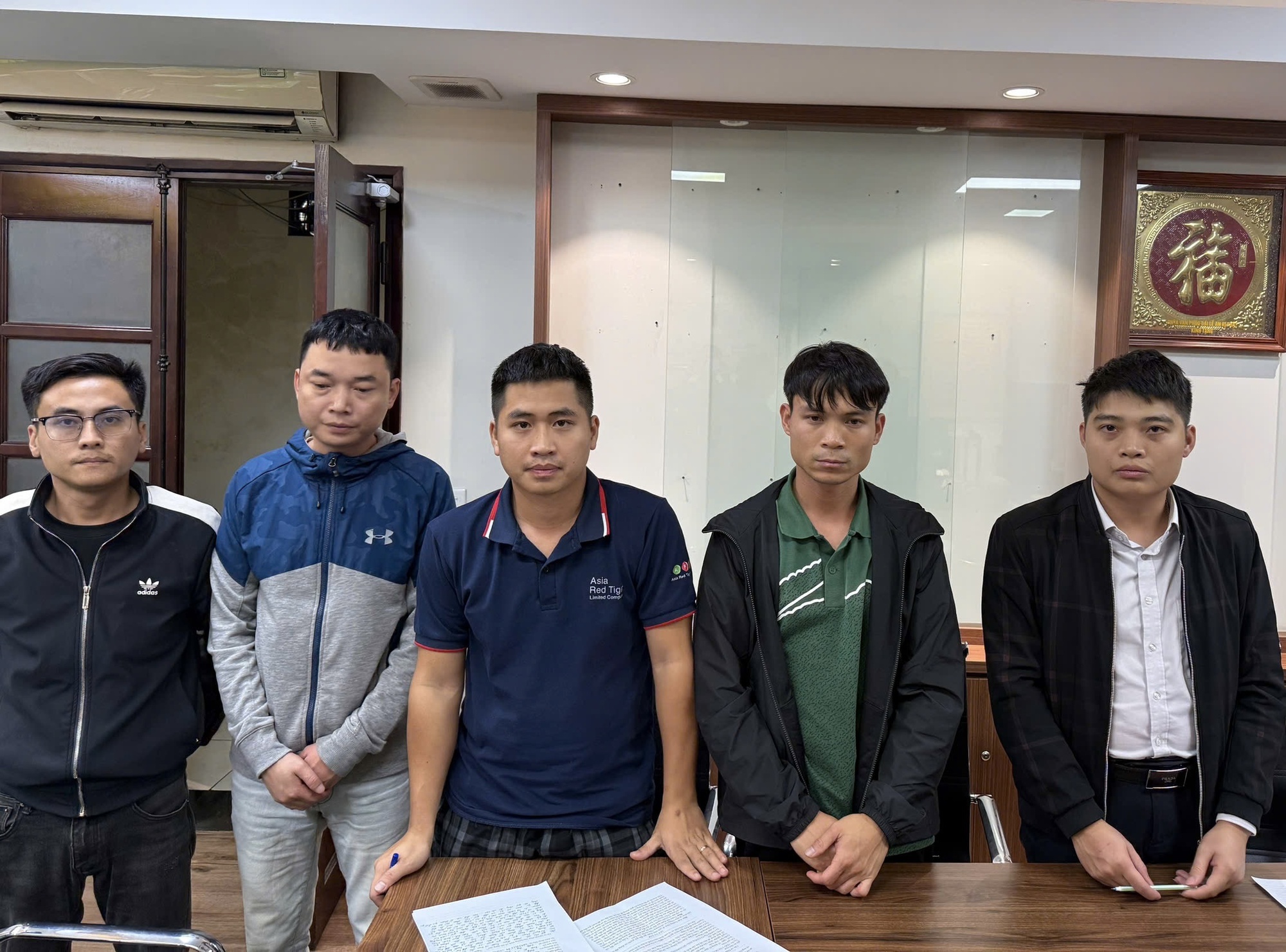 Lời khai của người trực tiếp trả 30 tỷ đồng/m2 đất đấu gi&aacute; ở H&agrave; Nội- Ảnh 1.