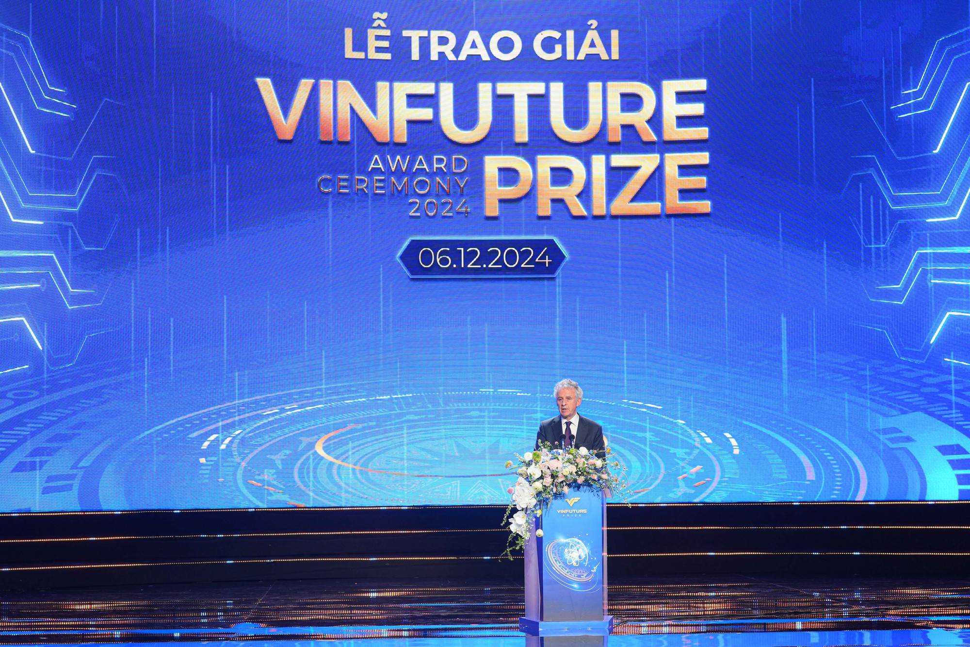 Toàn cảnh Lễ trao giải VinFuture 2024 - giải thưởng Khoa học công nghệ lớn nhất hành tinh do người Việt sáng lập- Ảnh 5.