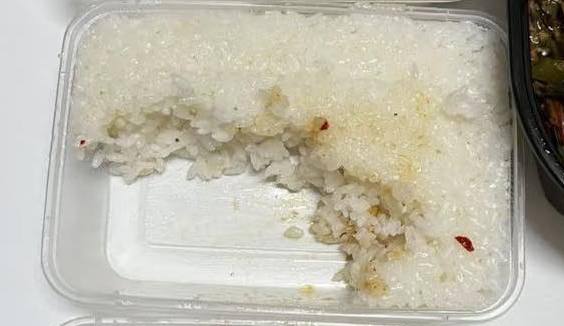 Nhìn 3 hộp cơm trắng ăn dở của 3 đứa bạn cùng phòng, người ta biết ngay cung hoàng đạo nhờ điều này- Ảnh 4.