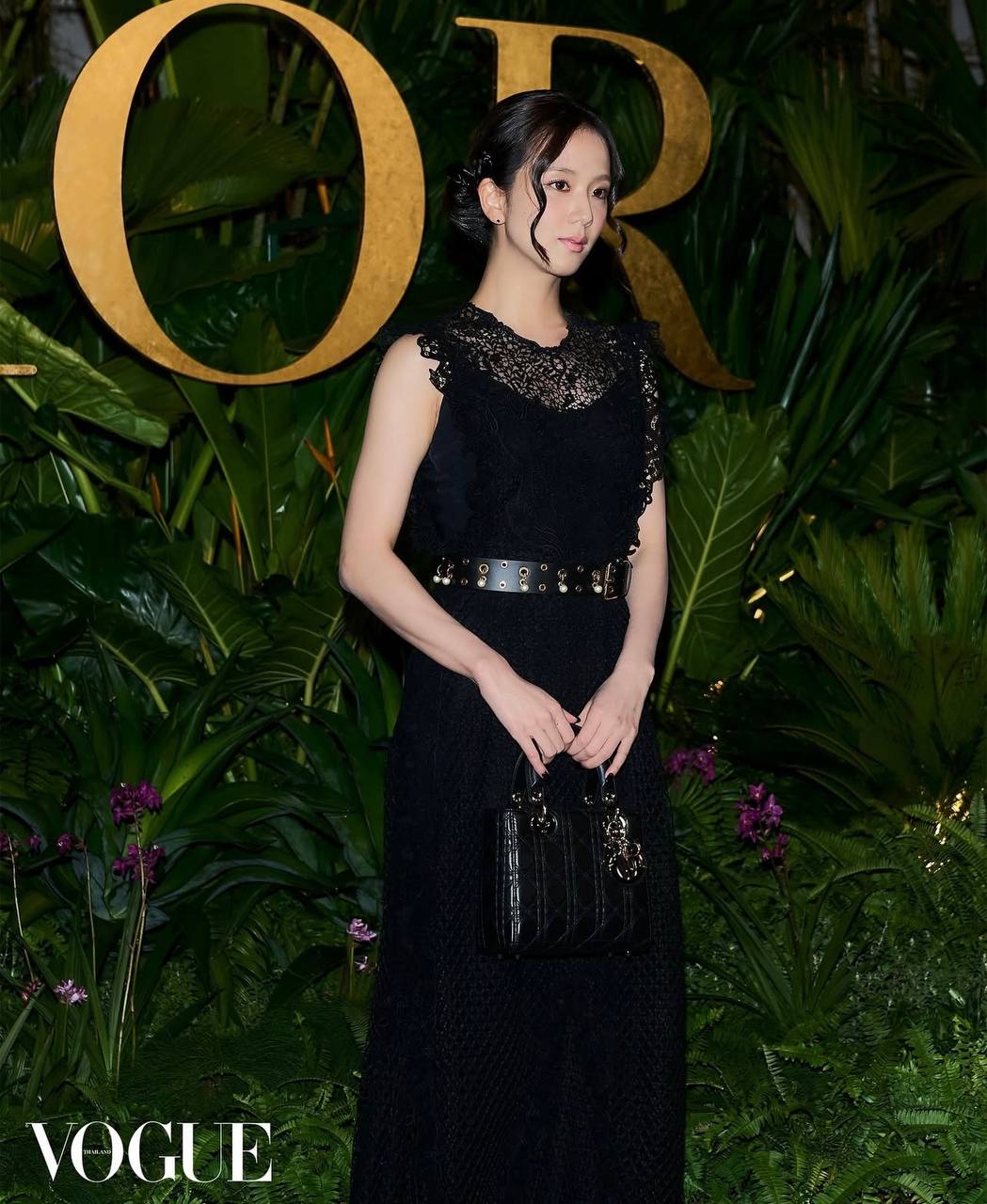 Jisoo g&acirc;y n&aacute;o loạn Bangkok, 1 chi tiết gợi li&ecirc;n tưởng đến Ros&eacute;- Ảnh 3.