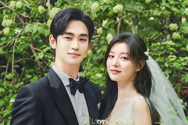 8 cặp đôi đẹp nhất phim Hàn 2024: Kim Soo Hyun - Kim Ji Won xếp thứ 2, hạng 1 gây sốt toàn cầu- Ảnh 2.