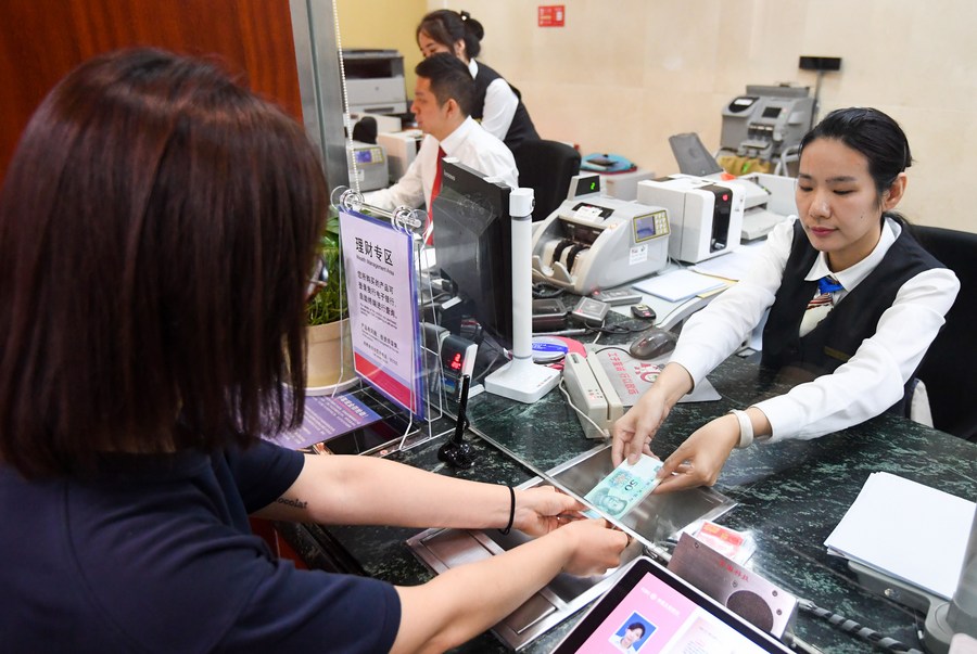 Người phụ nữ gửi tiết kiệm 3 tỷ đồng nhưng 5 năm sau chỉ c&ograve;n 3.000 đồng, ng&acirc;n h&agrave;ng khẳng định: &ldquo;Sổ tiết kiệm của chị l&agrave; giả&rdquo;- Ảnh 2.