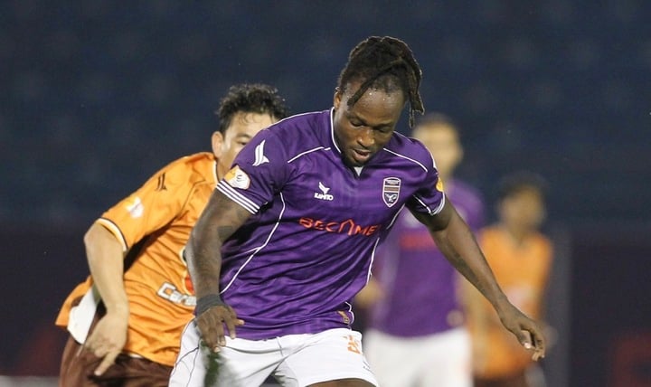 V&igrave; sao tiền vệ nhập tịch đ&aacute; 170 trận tại V.League kh&ocirc;ng thể l&ecirc;n tuyển Việt Nam?- Ảnh 1.