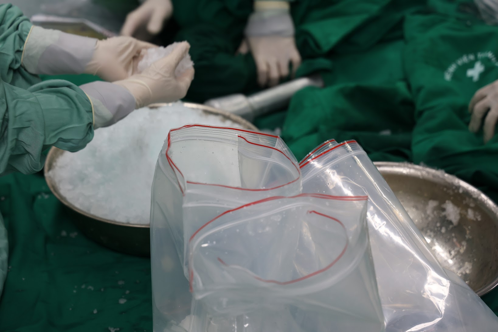 Nam bệnh nh&acirc;n 42 tuổi chết n&atilde;o hiến tạng cứu nhiều người sau vụ tai nạn cầu thang- Ảnh 2.