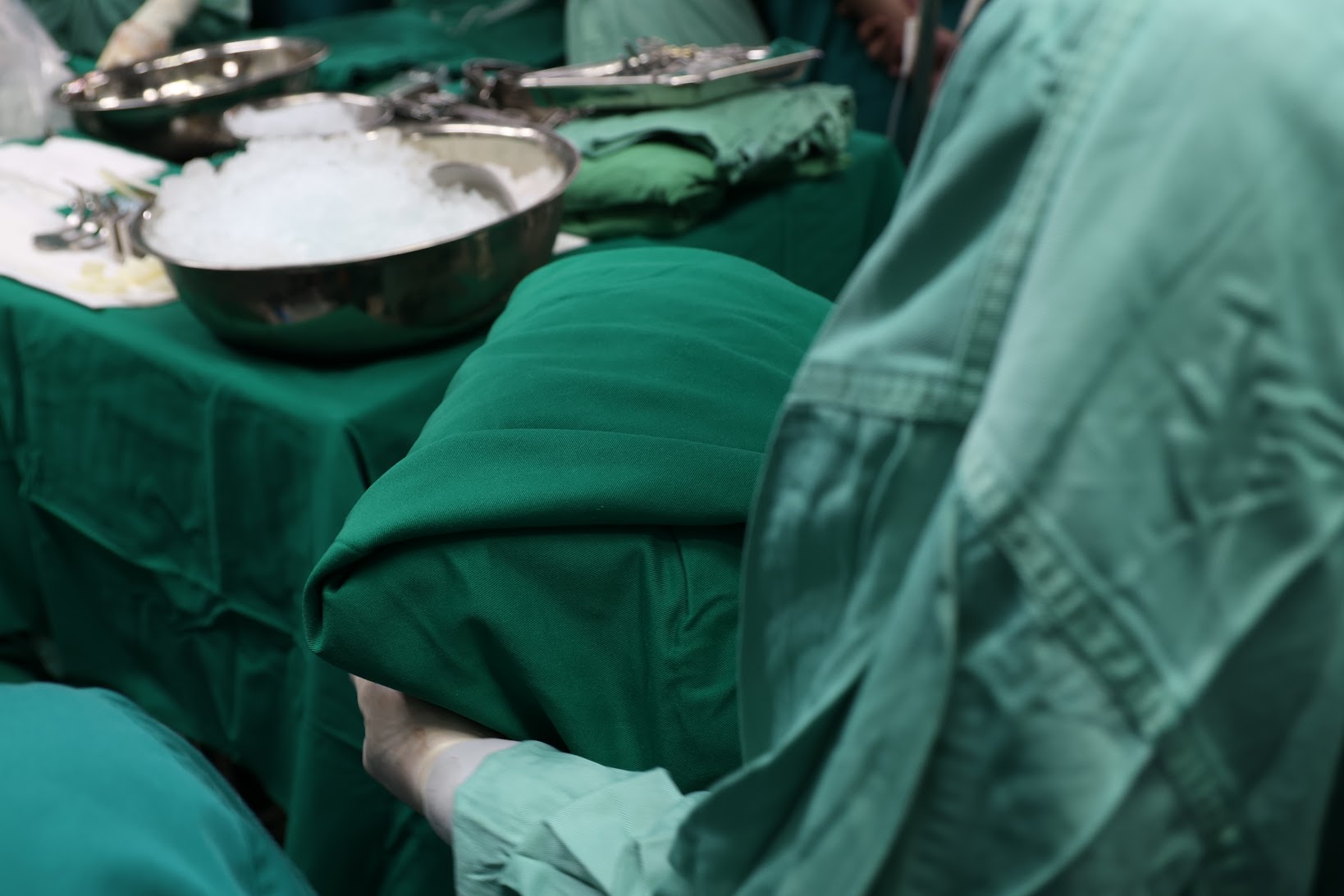 Nam bệnh nh&acirc;n 42 tuổi chết n&atilde;o hiến tạng cứu nhiều người sau vụ tai nạn cầu thang- Ảnh 4.