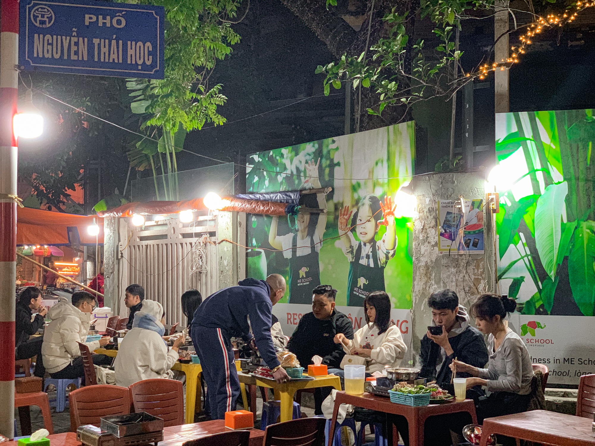 Hà Nội bước vào mùa đông thật sự, dân tình rủ nhau đi ăn lẩu nướng: Đúng là quá hợp thời tiết mà!- Ảnh 1.