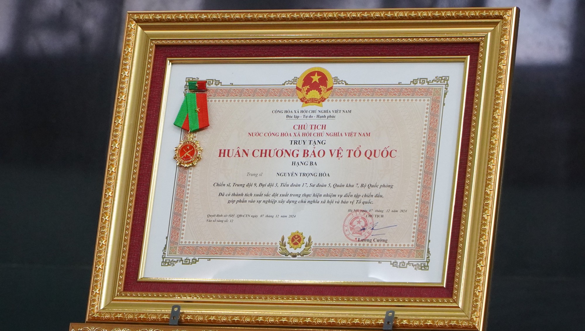 Những h&igrave;nh ảnh tại lễ tang 12 liệt sĩ hy sinh trong thực hiện nhiệm vụ diễn tập- Ảnh 12.