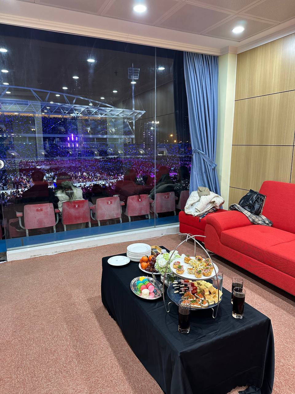 Review chân thực hạng vé 20 triệu concert Anh Trai Say Hi: Đồ ăn "ê hề" chứ không phải chỉ có bánh cuốn như lời đồn?- Ảnh 2. Review chân thực hạng vé 20 triệu concert Anh Trai Say Hi: Đồ ăn "ê hề" chứ không phải chỉ có bánh cuốn như lời đồn?- Ảnh 2.