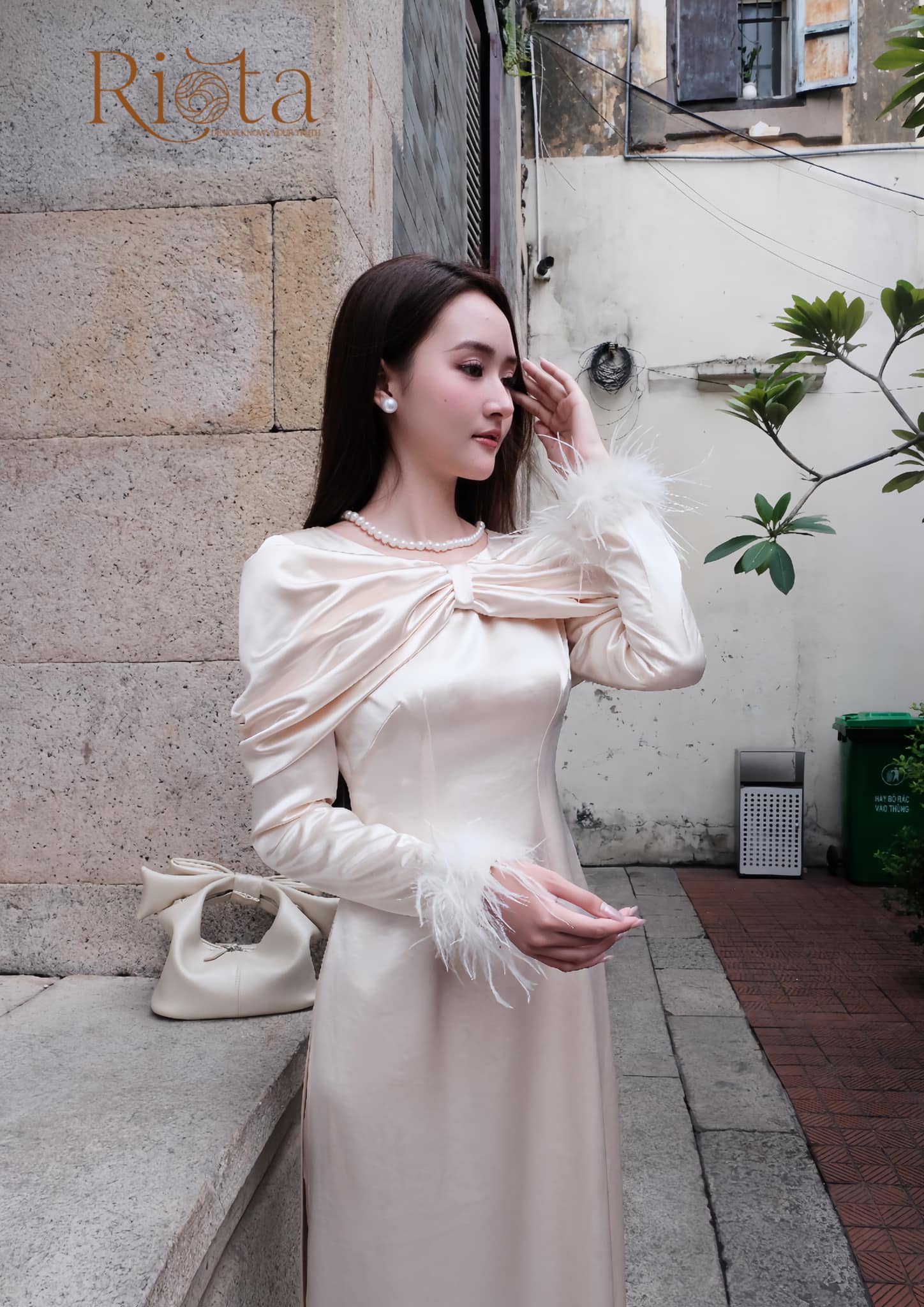 Áo dài Tết 2025: Một chi tiết cách tân năm nay mới có, nàng nào diện lên cũng đẹp như Áo dài Tết 2025: Một chi tiết cách tân năm nay mới có, nàng nào diện lên cũng đẹp như