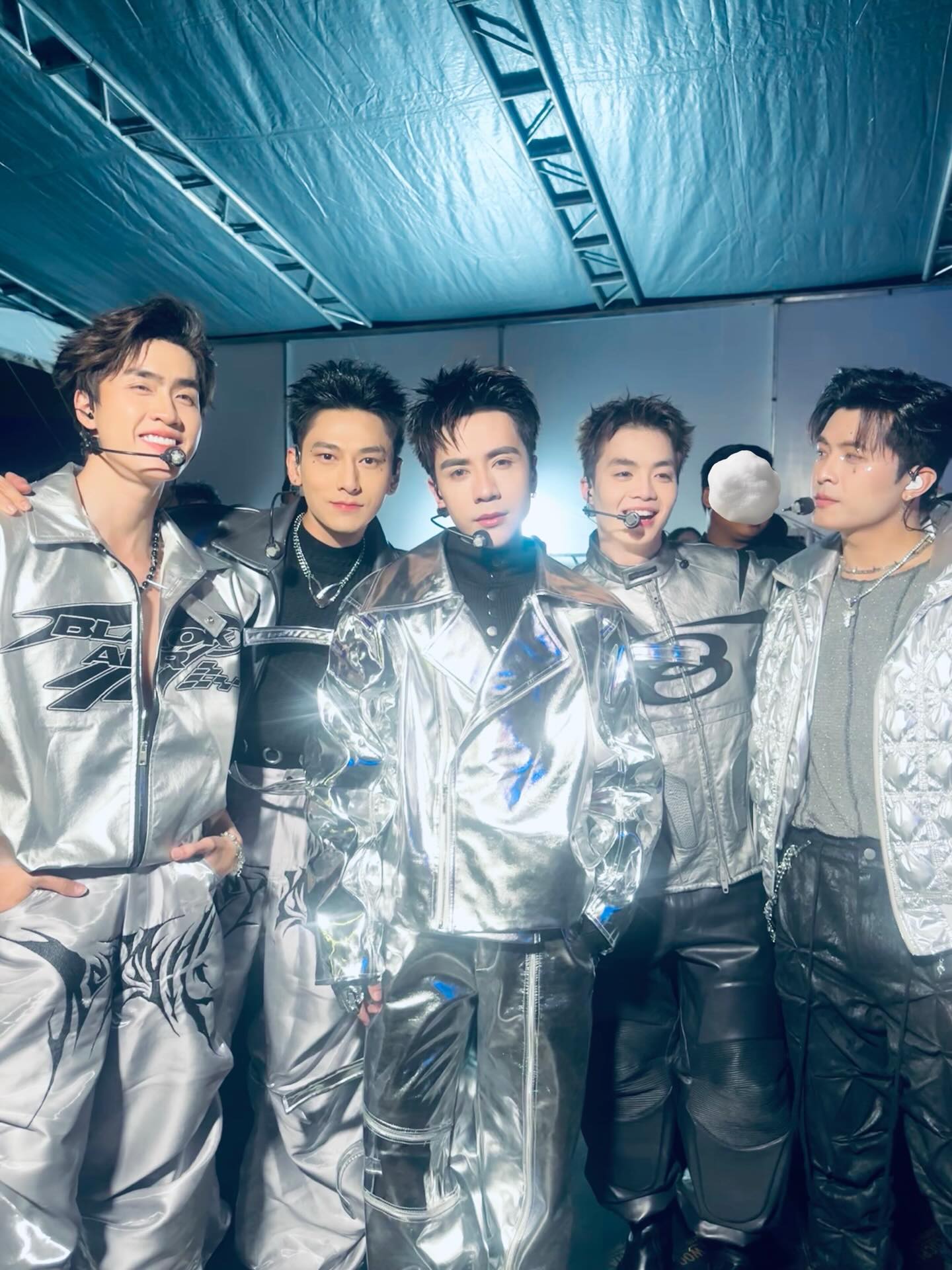 Đẹp trai chưa đủ, c&aacute;c Anh Trai Say Hi c&ograve;n c&oacute; outfit xuất sắc!- Ảnh 17.