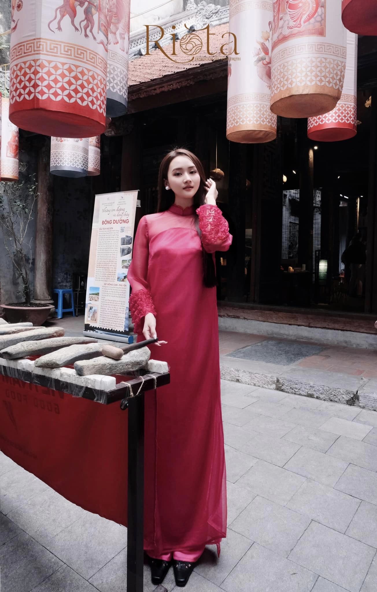 Áo dài Tết 2025: Một chi tiết cách tân năm nay mới có, nàng nào diện lên cũng đẹp như Áo dài Tết 2025: Một chi tiết cách tân năm nay mới có, nàng nào diện lên cũng đẹp như