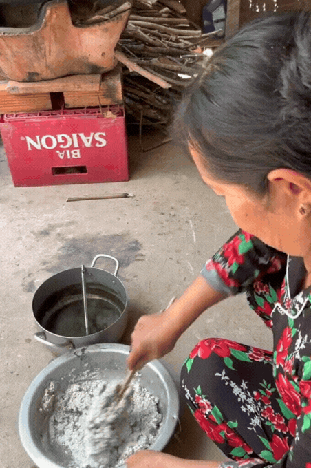 M&oacute;n b&aacute;nh d&acirc;n d&atilde; với c&aacute;i t&ecirc;n c&oacute; thể khiến nhiều người... sợ, nhưng lại được coi l&agrave; đặc sản ở miền T&acirc;y, L&ecirc; Tuấn Khang cũng m&ecirc; mẩn- Ảnh 23.