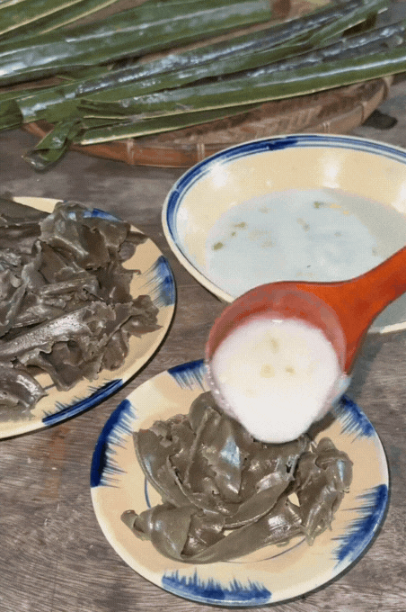 M&oacute;n b&aacute;nh d&acirc;n d&atilde; với c&aacute;i t&ecirc;n c&oacute; thể khiến nhiều người... sợ, nhưng lại được coi l&agrave; đặc sản ở miền T&acirc;y, L&ecirc; Tuấn Khang cũng m&ecirc; mẩn- Ảnh 51.