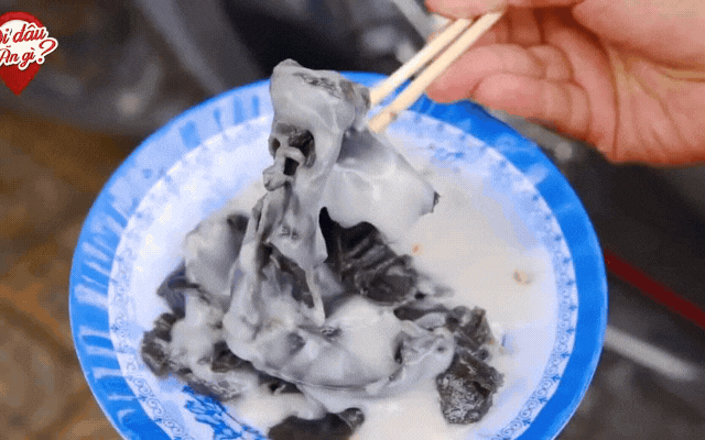 M&oacute;n b&aacute;nh d&acirc;n d&atilde; với c&aacute;i t&ecirc;n c&oacute; thể khiến nhiều người... sợ, nhưng lại được coi l&agrave; đặc sản ở miền T&acirc;y, L&ecirc; Tuấn Khang cũng m&ecirc; mẩn- Ảnh 18.