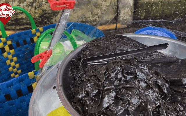 M&oacute;n b&aacute;nh d&acirc;n d&atilde; với c&aacute;i t&ecirc;n c&oacute; thể khiến nhiều người... sợ, nhưng lại được coi l&agrave; đặc sản ở miền T&acirc;y, L&ecirc; Tuấn Khang cũng m&ecirc; mẩn- Ảnh 15.