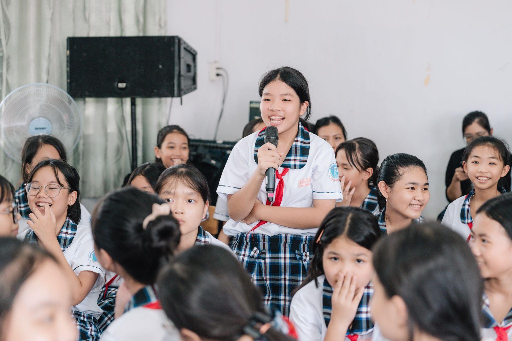 “Túi tò-te diệu kỳ, dzậy thì LOJÌEM” đồng hành cùng nữ sinh chăm sóc sức khỏe tâm lý dậy thì- Ảnh 2.