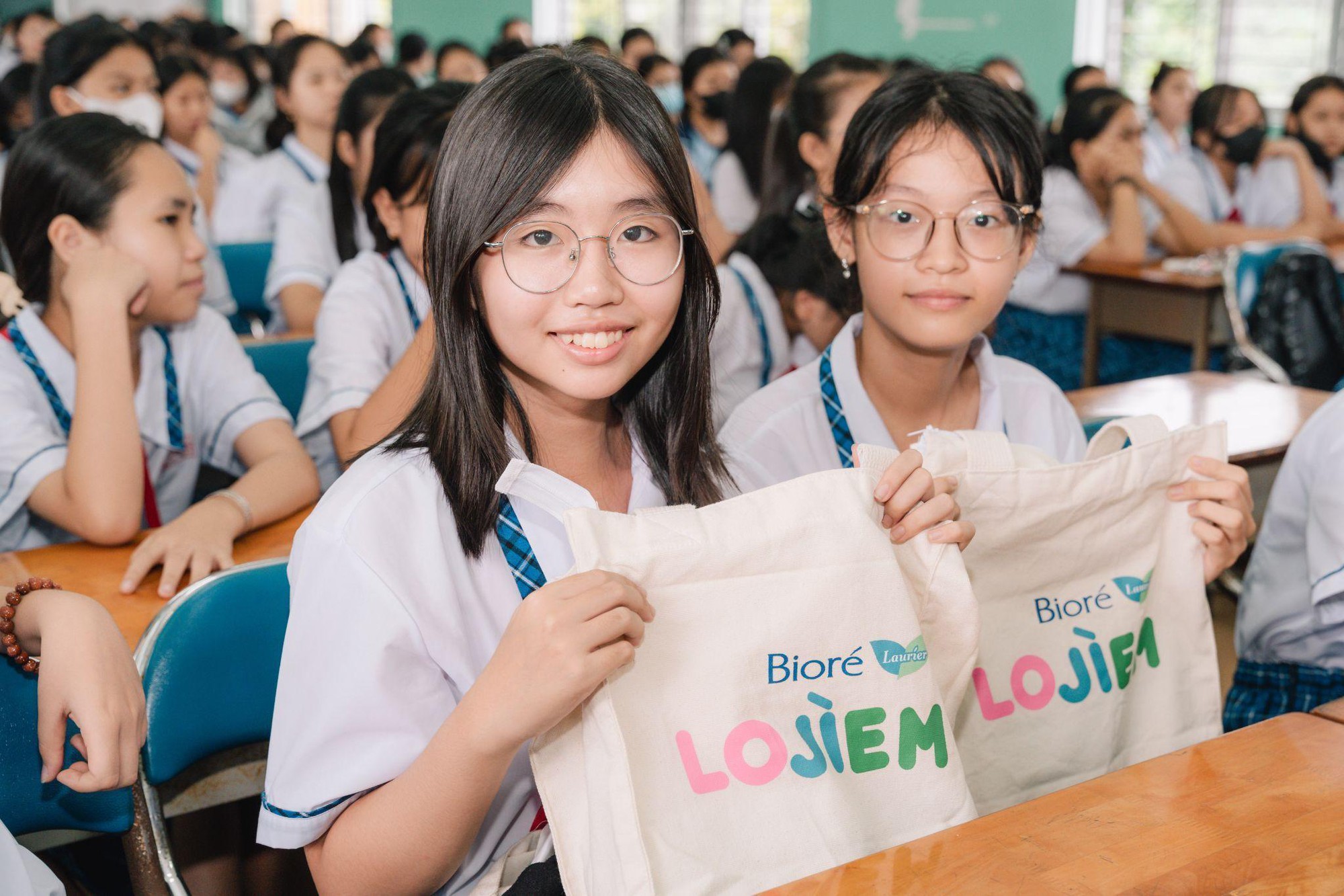 “Túi tò-te diệu kỳ, dzậy thì LOJÌEM” đồng hành cùng nữ sinh chăm sóc sức khỏe tâm lý dậy thì- Ảnh 3.