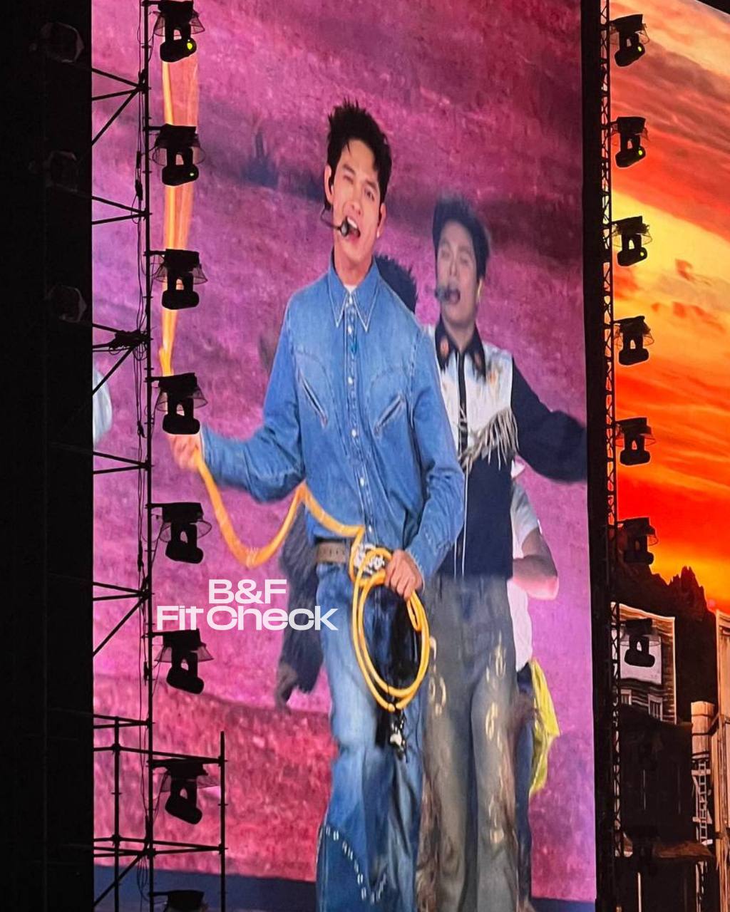 Đẹp trai chưa đủ, c&aacute;c Anh Trai Say Hi c&ograve;n c&oacute; outfit xuất sắc!- Ảnh 8.