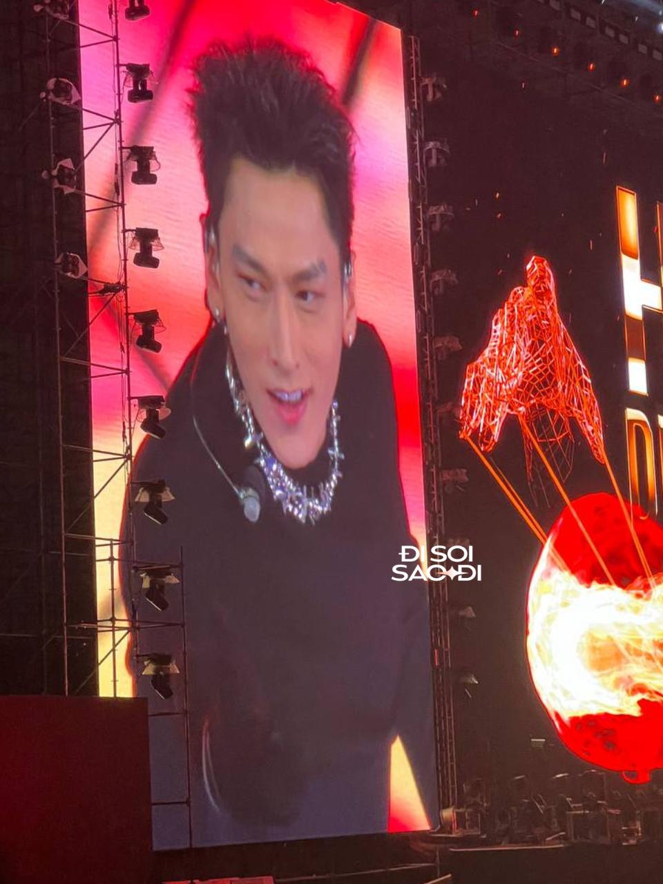 Đẹp trai chưa đủ, c&aacute;c Anh Trai Say Hi c&ograve;n c&oacute; outfit xuất sắc!- Ảnh 21.