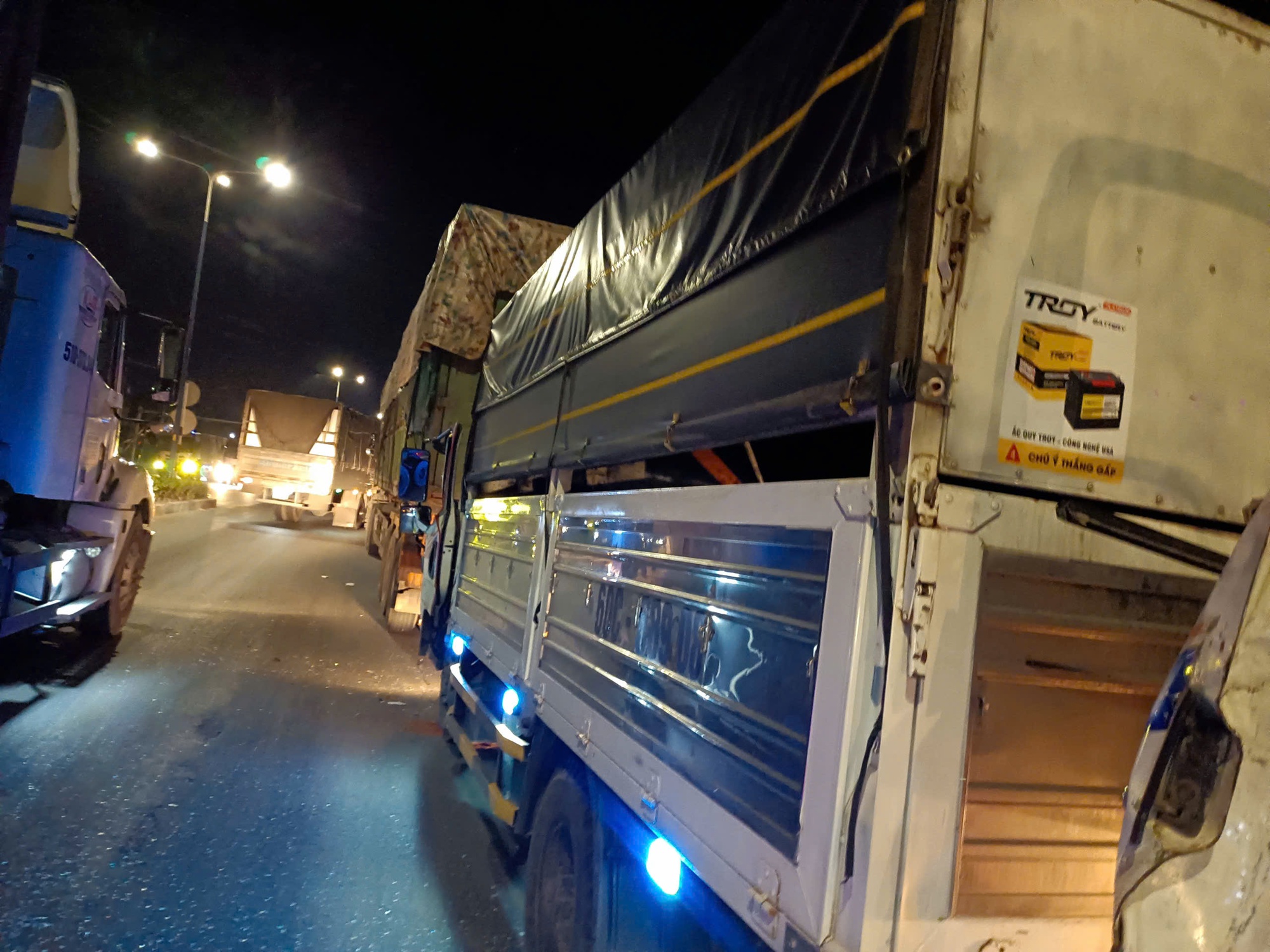 Hai vụ tai nạn nghi&ecirc;m trọng ở B&igrave;nh Dương khiến 1 người chết, 2 người bị thương- Ảnh 2.