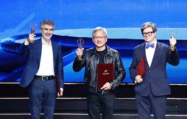 Vì sao tỷ phú Jensen Huang giành giải VinFuture?- Ảnh 2.