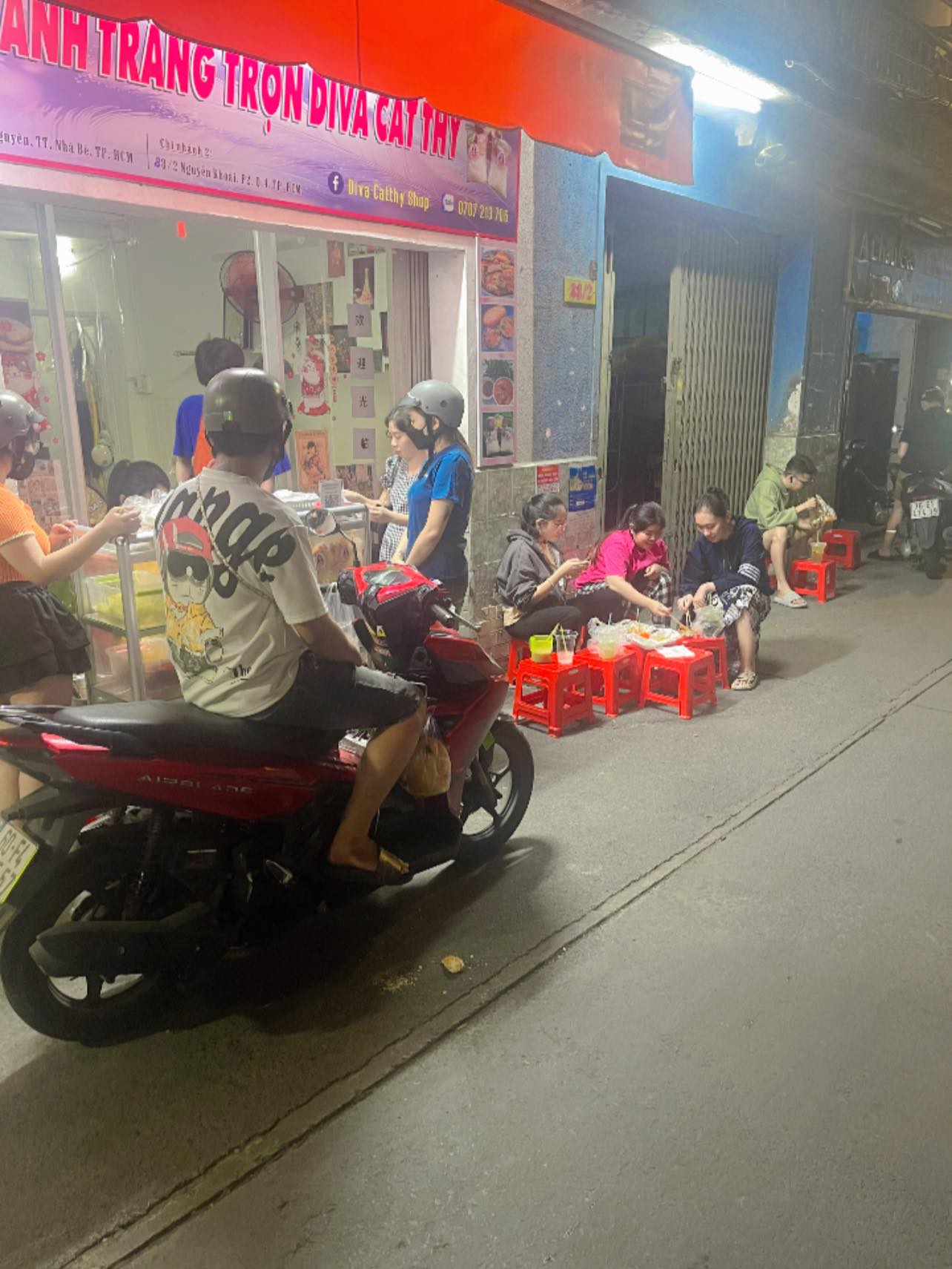 Bán tận 50k/bịch bánh tráng trộn, Diva Cát Thy gây tranh cãi vì giá đắt ngang 1 bát phở, netizen nói gì?- Ảnh 6. Bán tận 50k/bịch bánh tráng trộn, Diva Cát Thy gây tranh cãi vì giá đắt ngang 1 bát phở, netizen nói gì?- Ảnh 6.