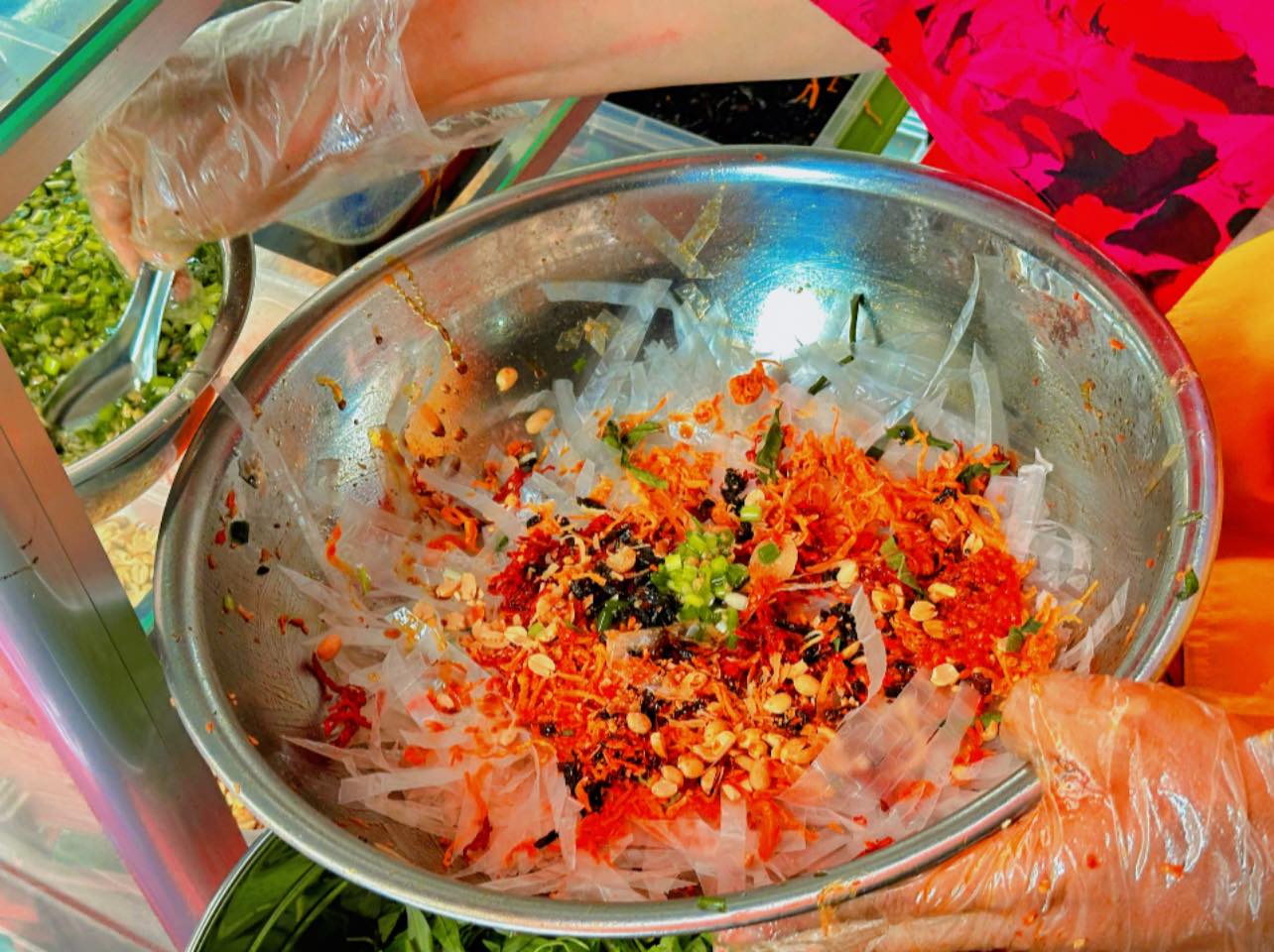 Bán tận 50k/bịch bánh tráng trộn, Diva Cát Thy gây tranh cãi vì giá đắt ngang 1 bát phở, netizen nói gì?- Ảnh 3. Bán tận 50k/bịch bánh tráng trộn, Diva Cát Thy gây tranh cãi vì giá đắt ngang 1 bát phở, netizen nói gì?- Ảnh 3.