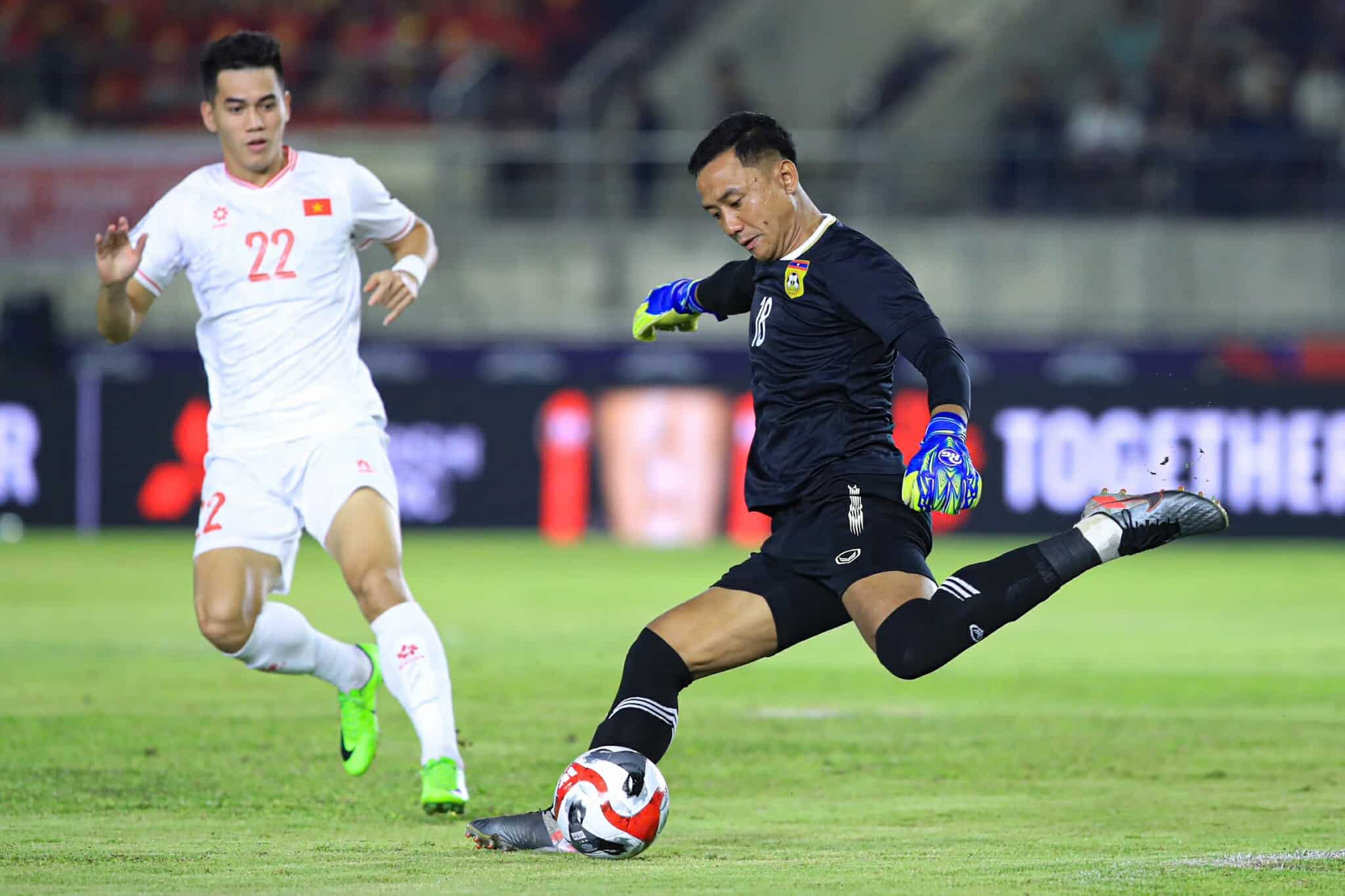 Thi đấu thăng hoa trong hiệp 2, đội tuyển Việt Nam thắng tưng bừng ng&agrave;y ra qu&acirc;n tại AFF Cup 2024- Ảnh 10.